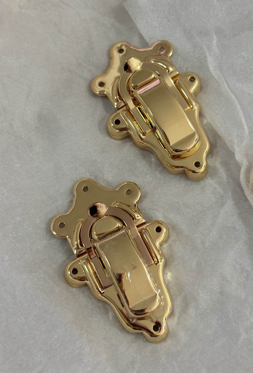 Decorative Metal Hasp Lock Clasp for Bags & Cases – 56×90mm