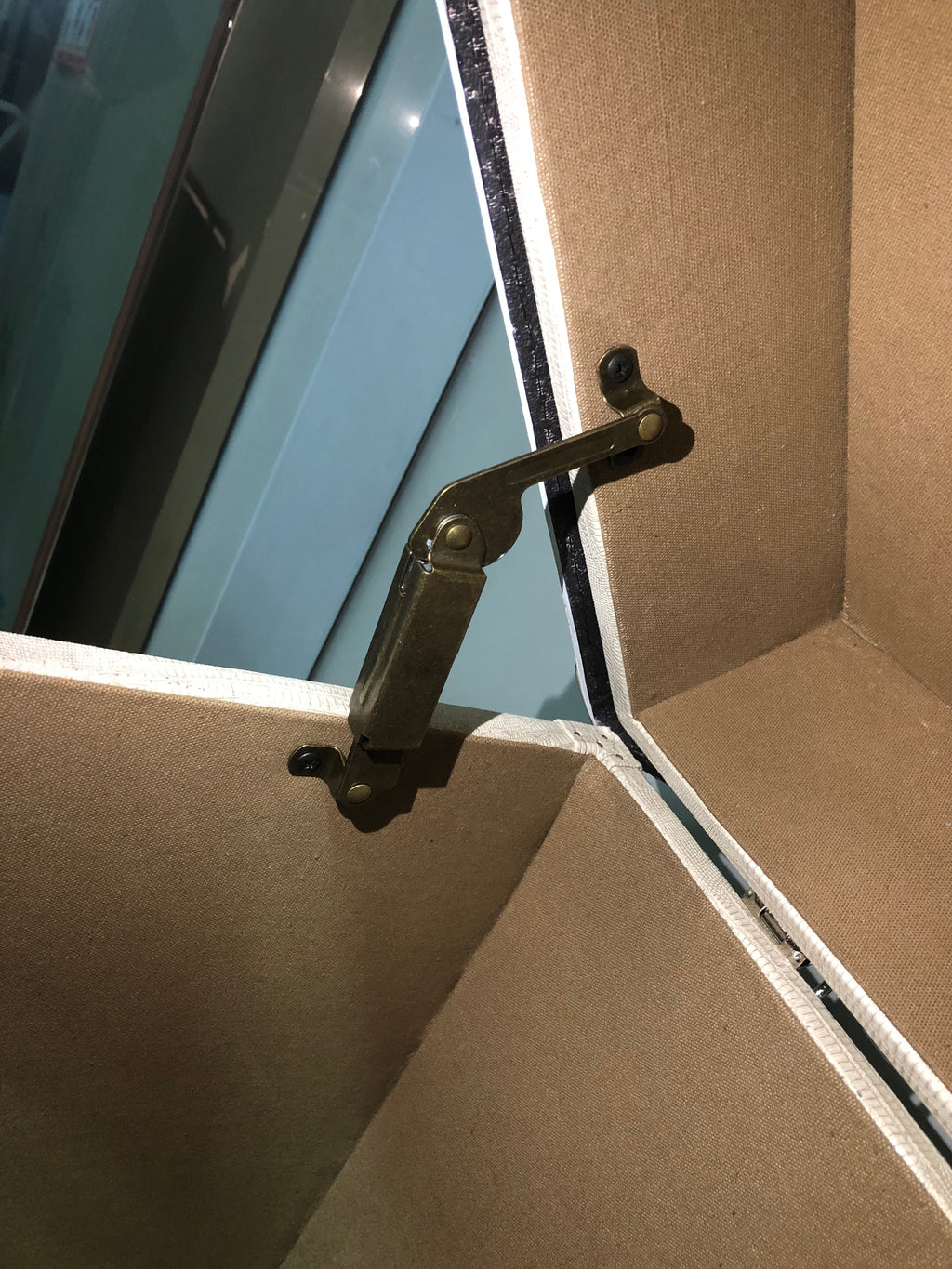JHF192 Spring Lid Stay Hinge | Soft-Close Lid Support for Trunks & Cases
