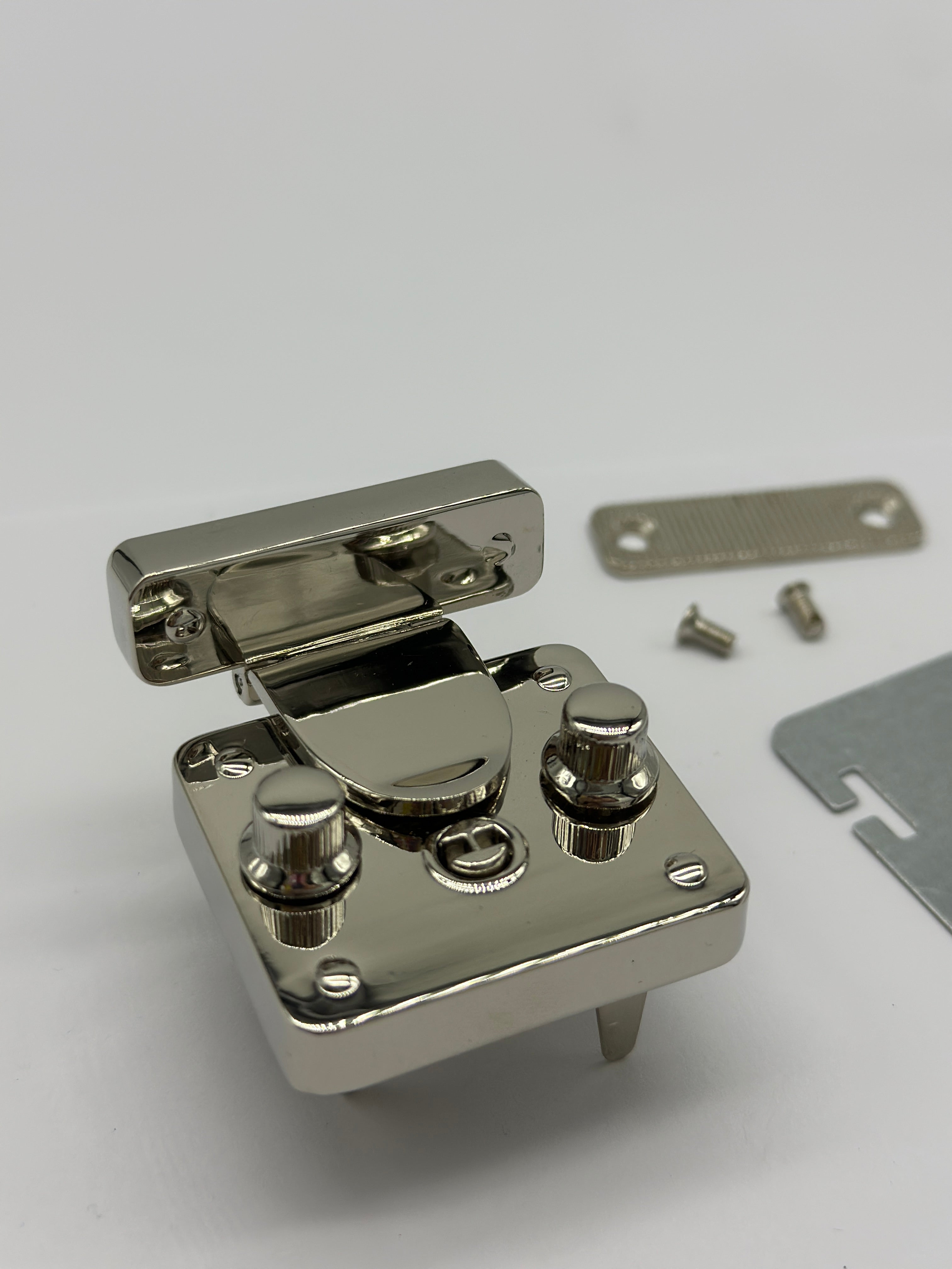 Square Metal Box Lock Clasp for Bags & Cases – 38×50mm