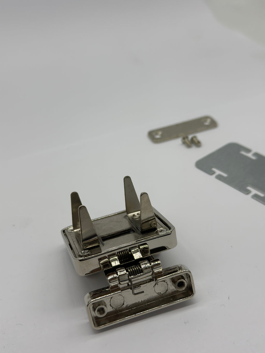 Square Metal Box Lock Clasp for Bags & Cases – 38×50mm