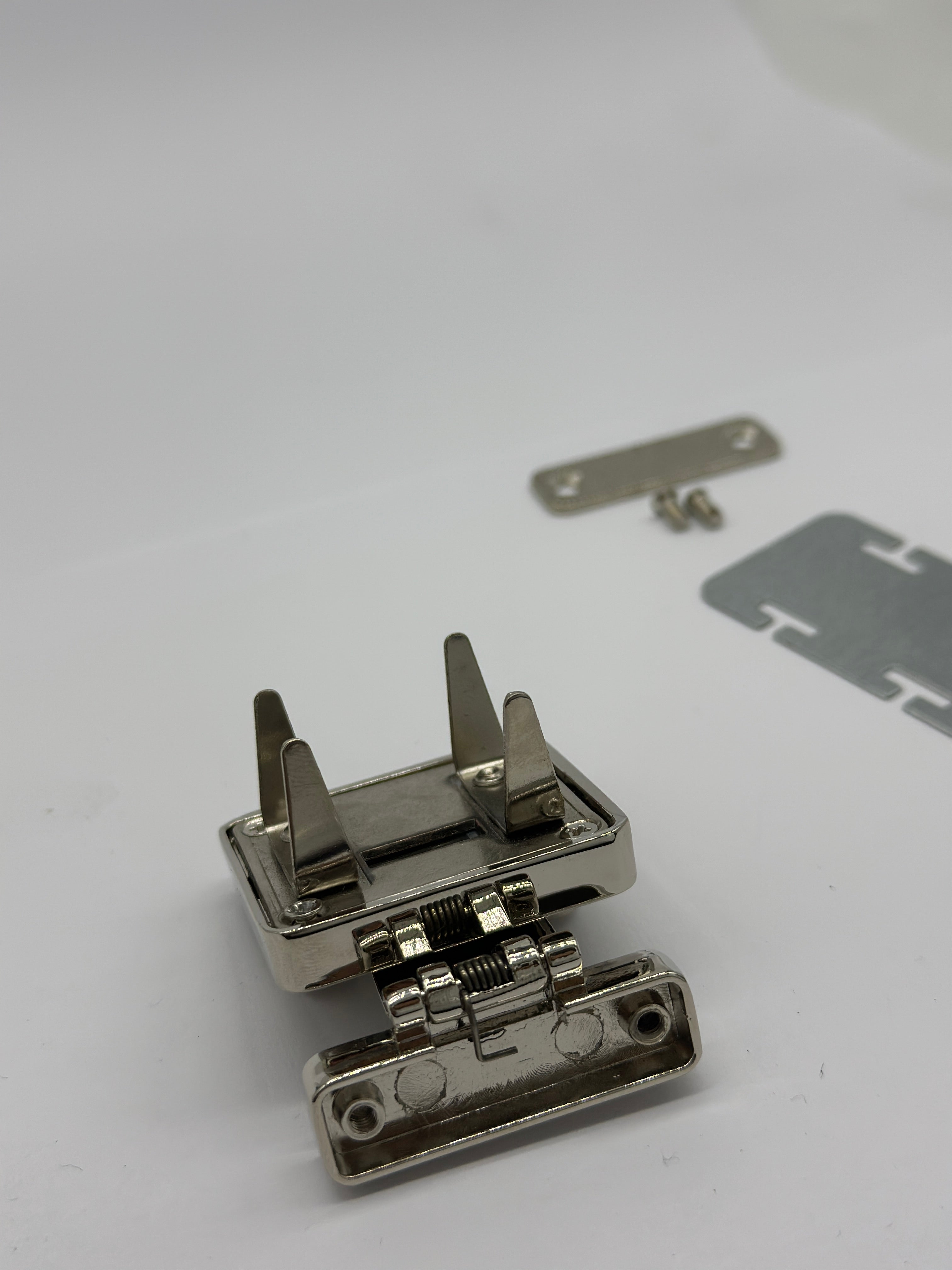 Square Metal Box Lock Clasp for Bags & Cases – 38×50mm